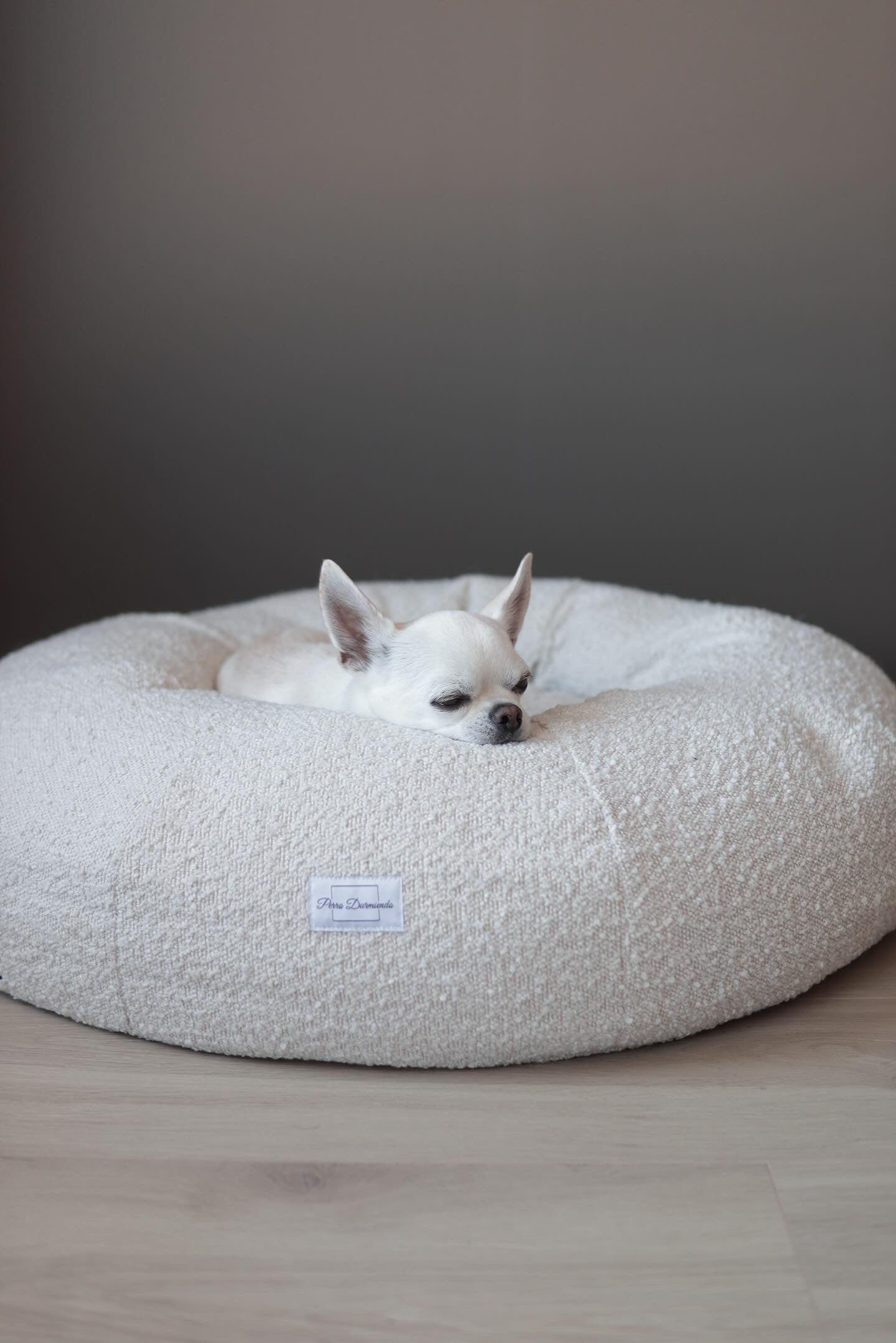 Perro Durmiendo bouclé donut - Cream - Hundetepper